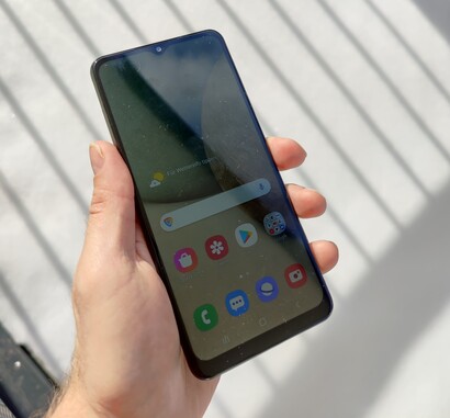 Test Samsung Galaxy A12 Smartphone