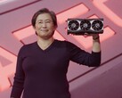 Dr. Lisa Su präsentiert eine AMD Radeon RX 6000 "Big Navi" Grafikkarte zur Ryzen 5000-Präsentation. (Bild: AMD)