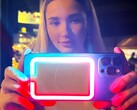 Das Moonside MagLight beleuchtet Fotos und Videos in einer Farbe nach Wahl. (Bild: Moonside)