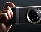 Mit dem Kamera-Handgriff wird das Xiaomi 14 Ultra zur ergonomischen Kompaktkamera. (Bild: Xiaomi)