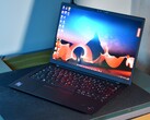 Lenovo hat dem ThinkPad X1 Carbon Gen 11 OLED einen starken Rabatt verpasst (Bildquelle: Benjamin Herzig)