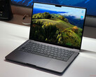 Das MacBook Pro 14 M3 ist ein hochwertiges Notebook zum extrem hohen Preis, trotz Rabatt (Bild: Andreas Osthoff)