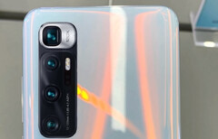 Xiaomis Mi 10 Ultra präsentiert sich im chinesischen Netzwerk Weibo bereits in Form eines Realbilds.