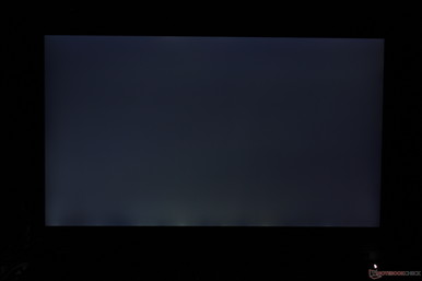 Leichtes Screen-Bleeding an der unteren Kante