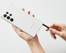 Wer das Samsung Galaxy S22 Ultra kauft, der kann sich das Geld für das 45 Watt Ladegerät sparen. (Bild: Samsung)