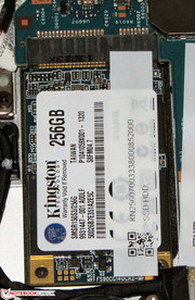 Acer setzt eine Solid State Disk im mSATA-Format ein.