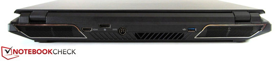 Rückseite: HDMI, DisplayPort, Stromeingang, USB 3.0
