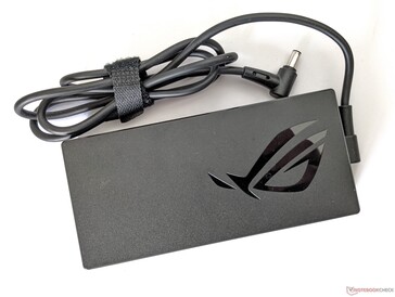 Asus ROG Zephyrus M16 - Netzteil