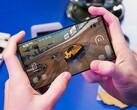 Das Samsung Galaxy S23 Ultra erreicht nicht ganz die Bildschirmhelligkeit des Apple iPhone 14 Pro. (Bild: Samsung)